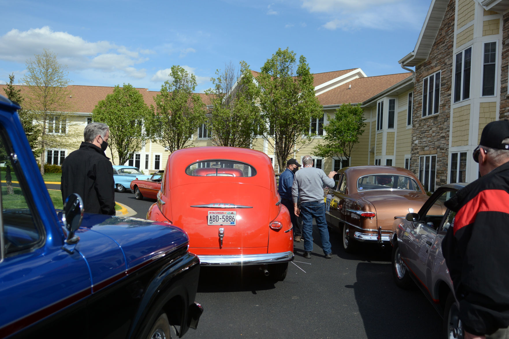 Oak Park Place classic car parade
